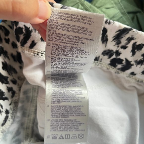 NYDJ Pull-On Denim Animal Print Skinny Ankle Jeans In Sateen With Slit Size 6 - Picture 11 of 11